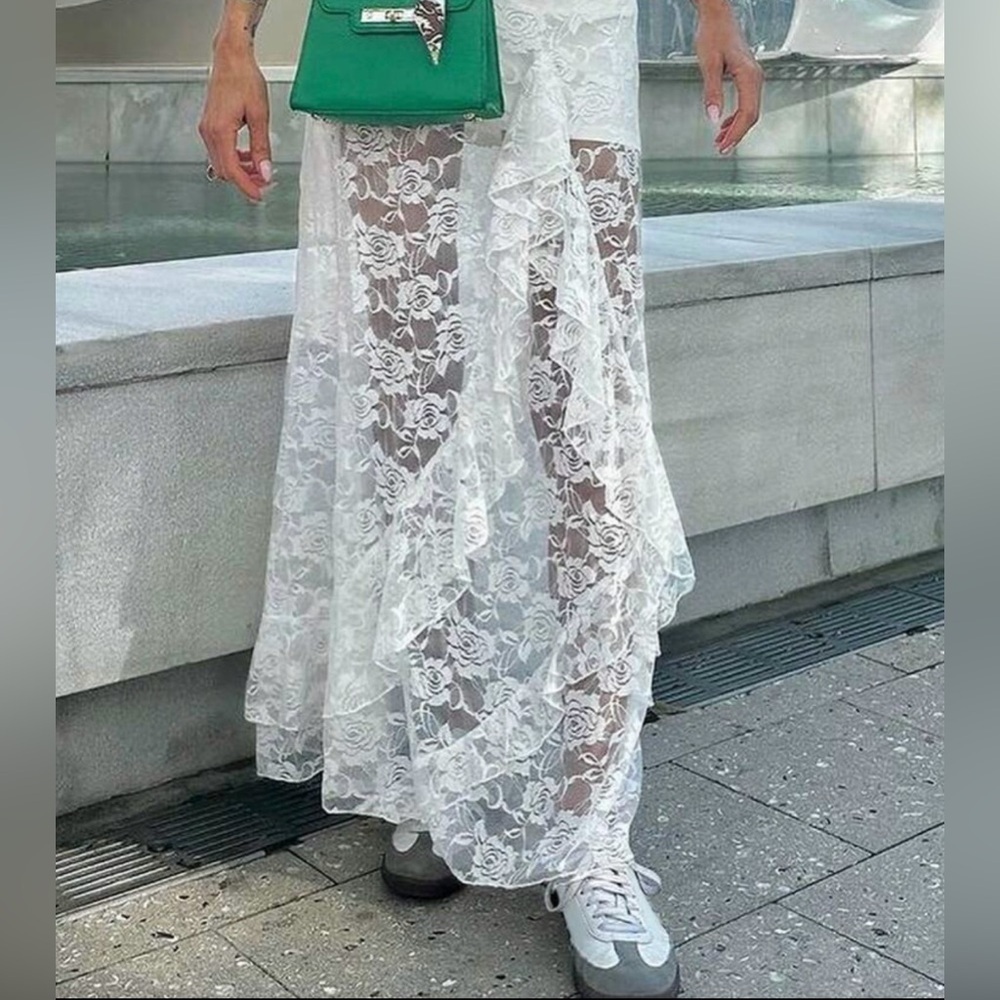 Elegant White Lace Skirt
